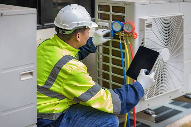 Professional Hvac technician working in West Manchester, OH